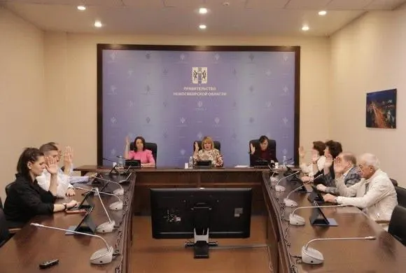 Расследование подготовки к выборам в Госдуму: принуждение к регистрации на ДЭГ, агитация в медучреждениях и задержания кандидатов по регионам.