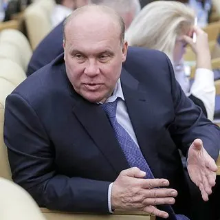 Депутат предложил учредить памятный день участников специальной военной операции и рассмотреть возможность установления даты в последнее воскресенье марта; речь идёт о вкладе людей, а не о званиях.