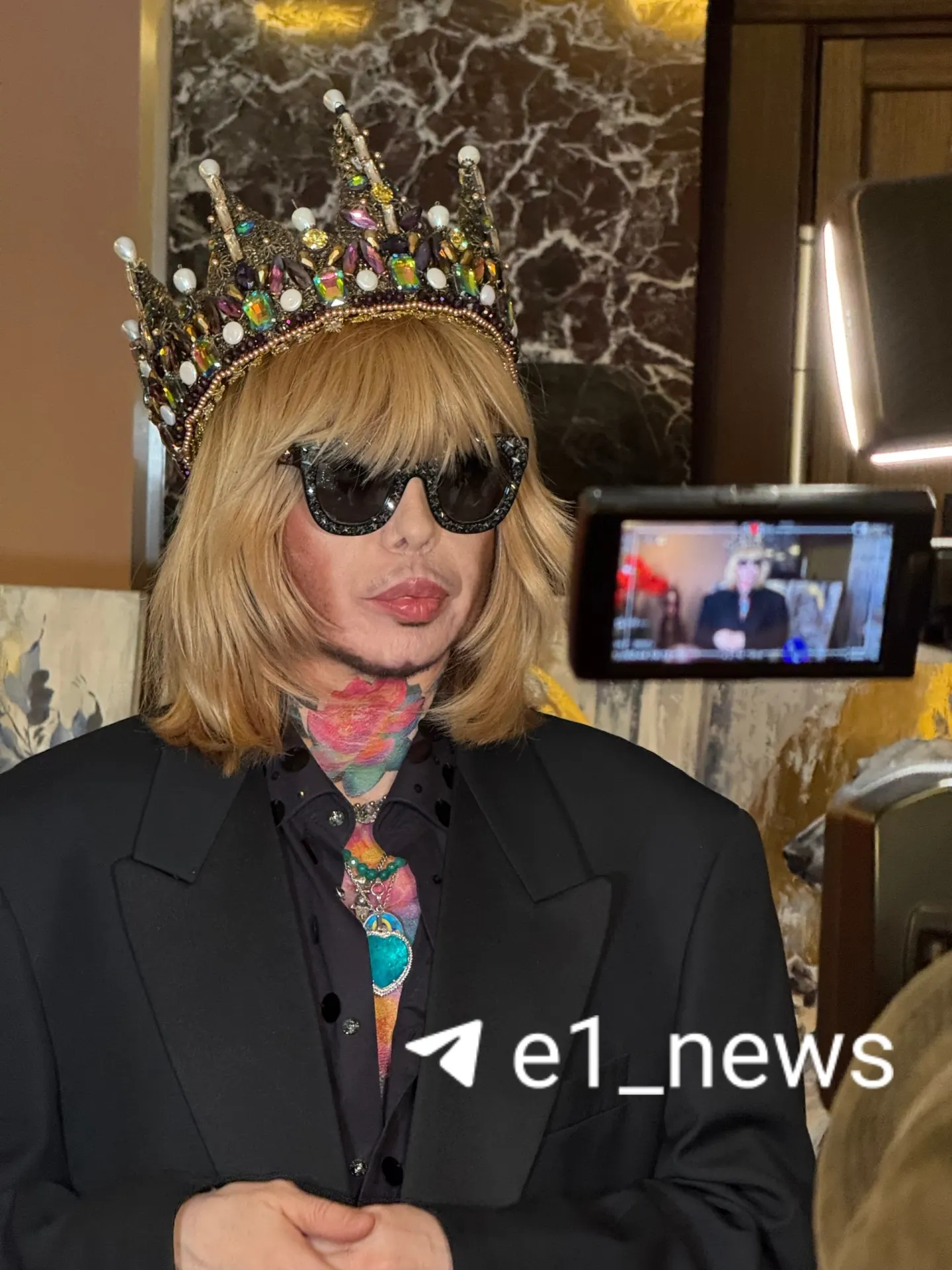 Фестиваль отечественной моды в культурном центре Урал собрал дизайнеров со всей страны. В программе — выступление Сергея Зверева и поддержка российских производителей.