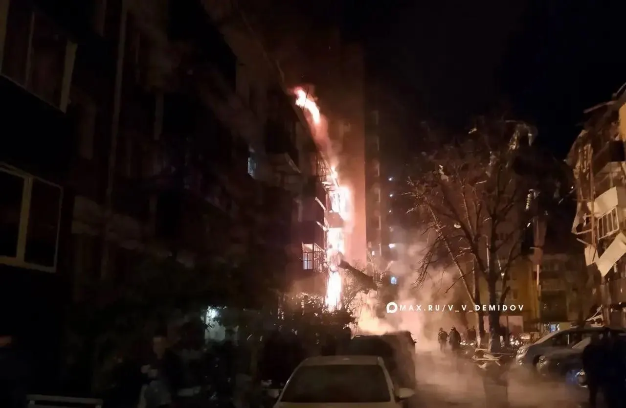 За ночь по стране зафиксированы атаки беспилотников; погибли мирные жители, зафиксированы возгорания и разрушения, Белгород оказался под ударом.