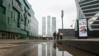 Большинство предприятий в России отказались от расширения штата до конца года из‑за снижения спроса на продукцию и услуги. Дефицит кадров ослаб, растет доля частичной занятости и сохраняется низкий уровень безработицы.