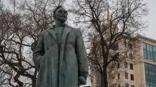 Президент Владимир Путин присвоил Академии ФСБ почётное наименование в честь Феликса Дзержинского, основателя ВЧК и организатора красного террора.