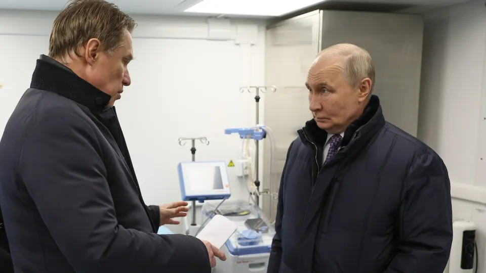 Президент поручил Минздраву увеличить охват репродуктивной диспансеризации для мужчин и женщин в попытке остановить снижение рождаемости; демографическая ситуация остаётся критичной, несмотря на нацпроекты.