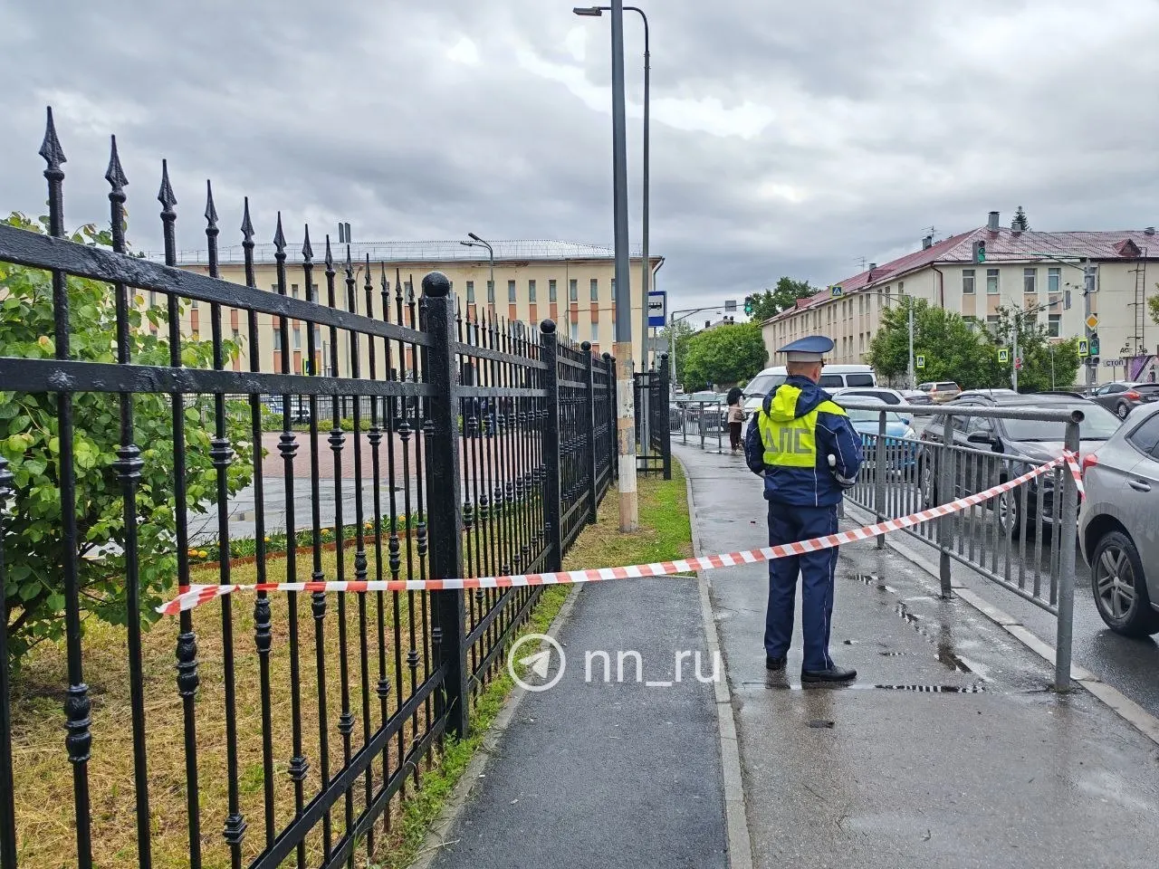 Ночью по регионам России сбили десятки беспилотников. В Нижнем Новгороде одно из устройств повредило здание областного суда — по предварительным данным пострадавших нет.
