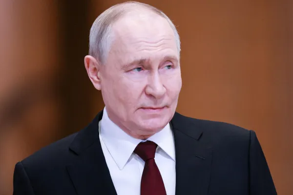 МИД РФ сообщил об отзыве посла Сергея Копыркина в Москву на консультации после шагов армянского руководства по сближению с Евросоюзом, что, по мнению Москвы, наносит ущерб взаимодействию в рамках ЕАЭС.