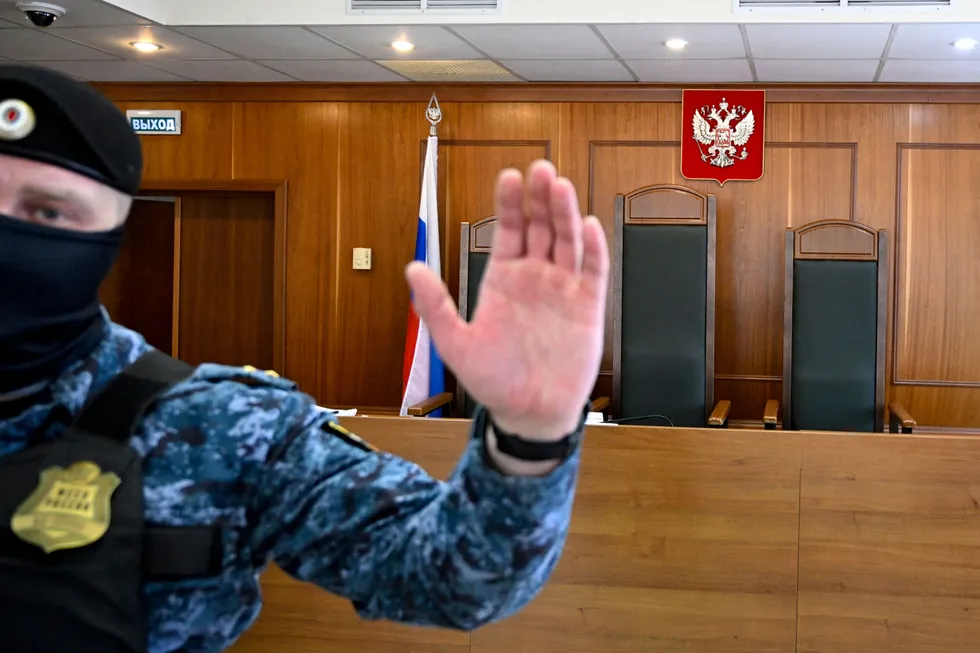 В апреле Судебный департамент при Верховном суде закрыл доступ к архиву судебной статистики с 2005 года. Эти данные были ключевыми для оценки репрессий, судебной практики и косвенных последствий войны. Объяснений немного, восстановление возможно, но в урезанном виде.