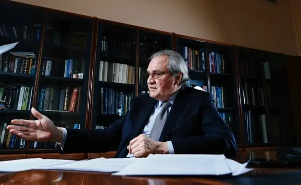 Глава Совета по правам человека Валерий Фадеев заявил, что после признания ряда зарубежных вузов «нежелательными» с ними не следует вести дела и учиться там, однако изучение их научных работ допускается; при сомнениях он рекомендовал учёным обращаться в ФСБ.