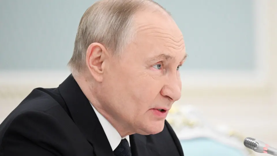 Замминистра науки заявил, что в вузах страны уже более 300 тысяч иностранных студентов и к 2030 году планируется выйти на 500 тысяч. Одновременно фиксируются случаи вербовки иностранцев в вооружённые формирования и давление на студентов при наборе.