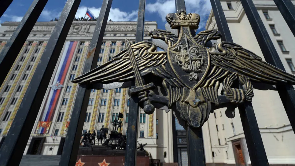 Министерство обороны хочет напрямую принимать в распоряжение акции, землю, технику и производственные мощности национализированных предприятий стройотрасли, чтобы быстрее обеспечивать гособоронзаказ.