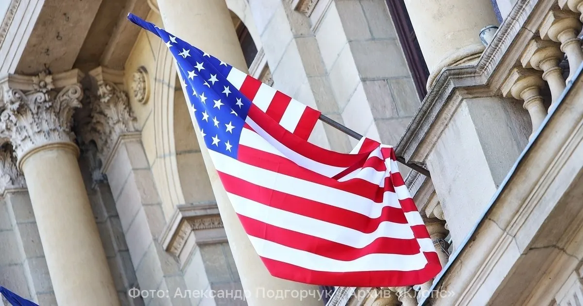 Президент США заявил о достигнутой договорённости с Ираном и разрешил немедленное прекращение морской блокады; подписание меморандума намечено на 19 июня. Росавиация временно запретила ночные и утренние рейсы в Иран.