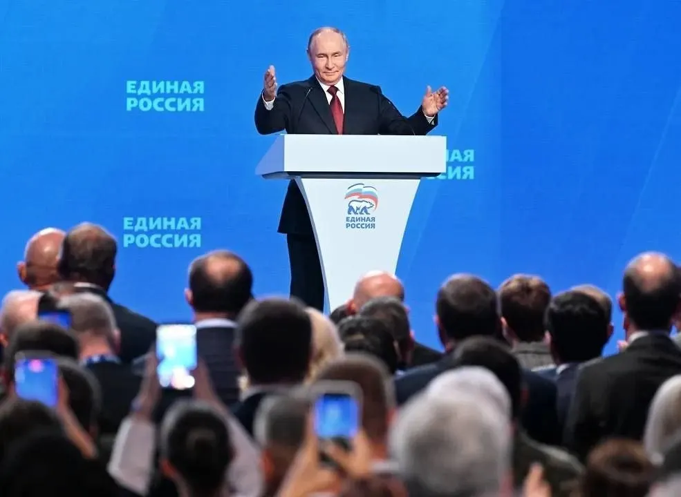На предвыборном съезде партии представили первых пяти кандидатов федерального списка, обсудили региональные списки, агитационные плакаты и речь президента.