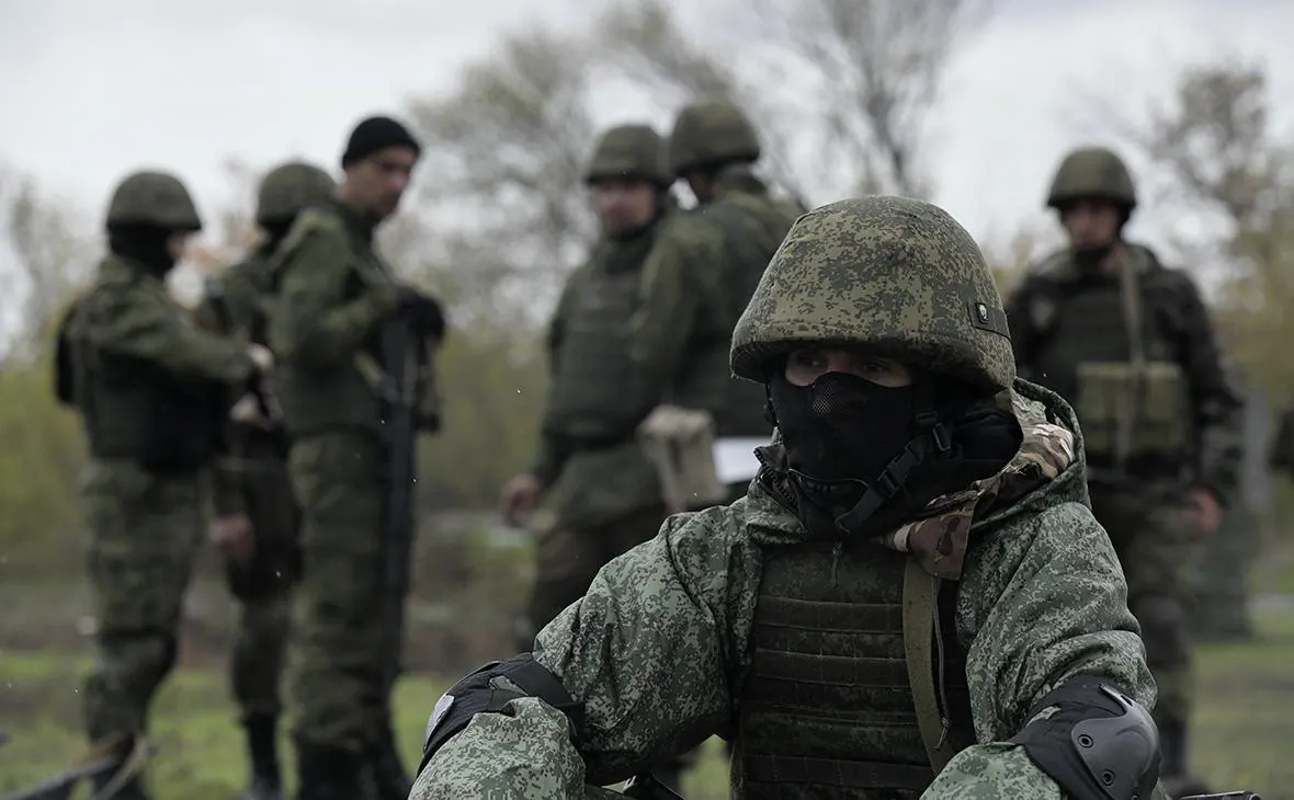 Бывшие чиновники, военные эксперты и представители разведок считают, что отставание в технологиях, исчерпание мощностей ВПК и успехи Украины в использовании дронов делают мобилизацию необходимостью для изменения ситуации на фронте.