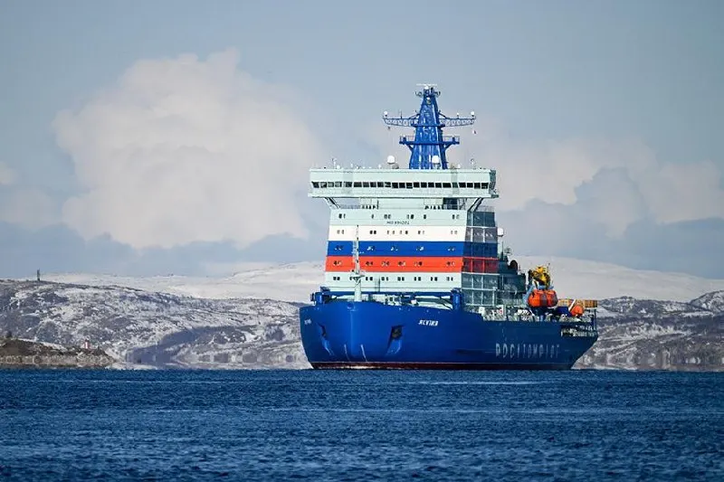 Верховный суд РФ рассмотрит жалобу по делу о банкротстве Мурманского морского пароходства. Кредиторы требуют субсидиарной ответственности с семьи владельца почти 1 млрд руб., в то время как долги по зарплатам и налогам оставили предприятие на грани краха, а его место в Арктике занимают иностранные компании.