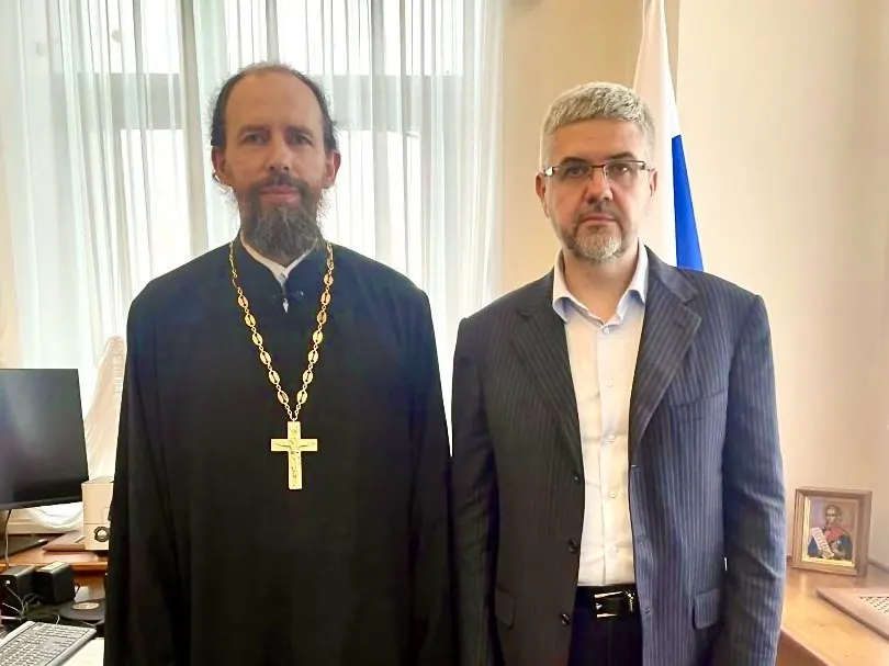 Заместитель министра юстиции Вадим Баланин на Петербургском международном юридическом форуме заявил, что сожительство без официальной регистрации брака расценивается ведомством как угроза безопасности и обсуждаются возможные изменения в Семейном кодексе.