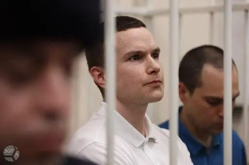 В Абакане адвоката Липцера заставляют носить по 40 десятилитровых вёдер в свинарнике, несмотря на межпозвоночную грыжу: за три месяца у него было три приступа, а просьбы о переводе на облегчённые условия не выполняют.