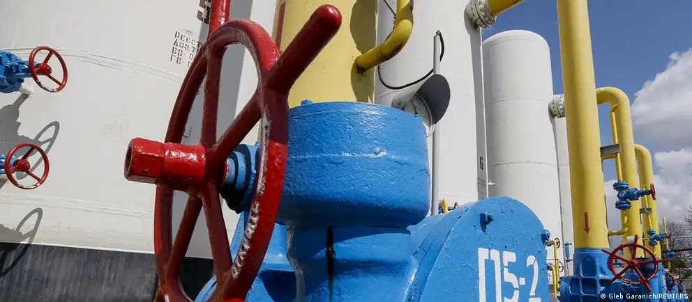 Украина не продлила контракт с «Газпромом», и с 1 января 2025 года через её территорию перестал идти транзит российского газа в Европу. Наибольшие последствия затронули Молдову; ряд стран перенастроил маршруты поставок.