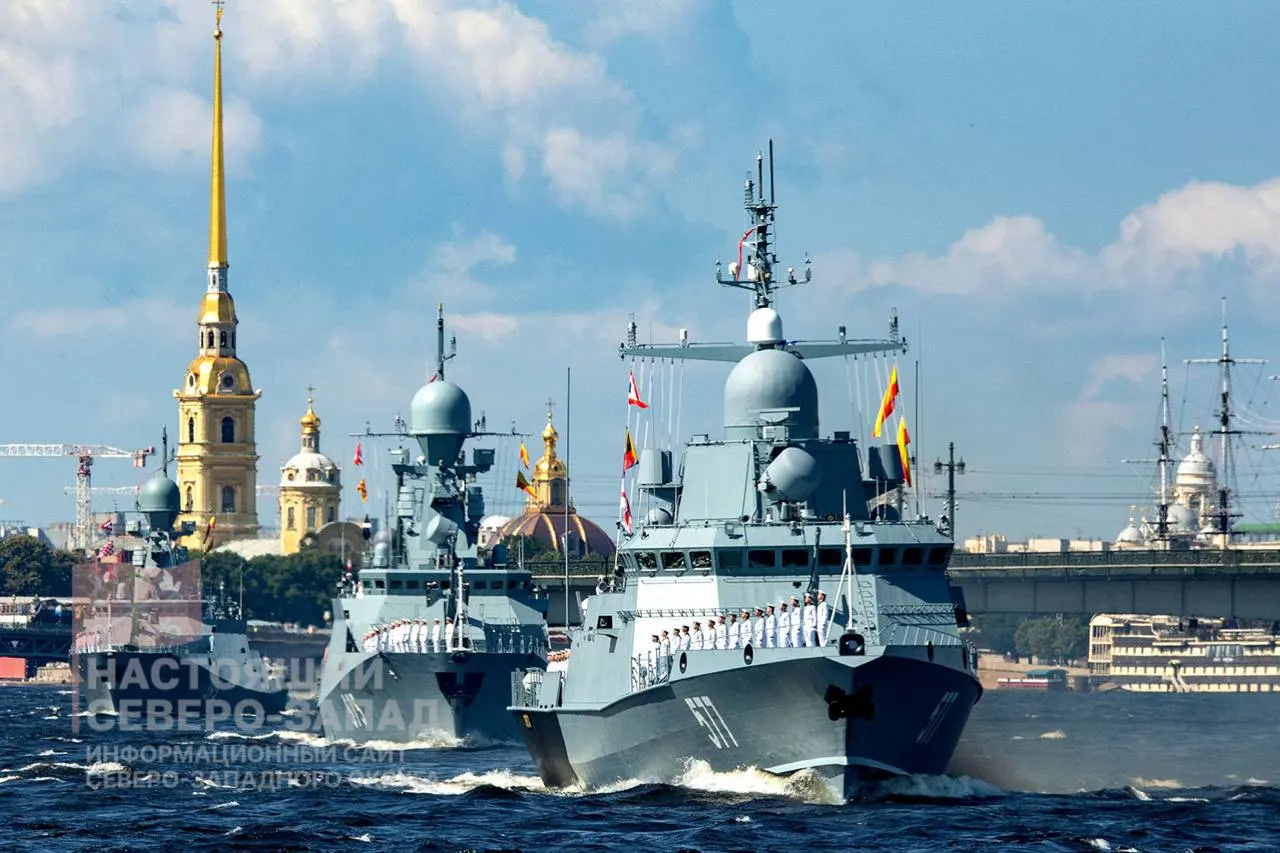 Минобороны приняло решение не проводить главный военно‑морской парад в Санкт‑Петербурге ко Дню ВМФ. Это уже второй год подряд — в предыдущие годы празднование проходило в сокращённом формате. День ВМФ отмечают 26 июля.
