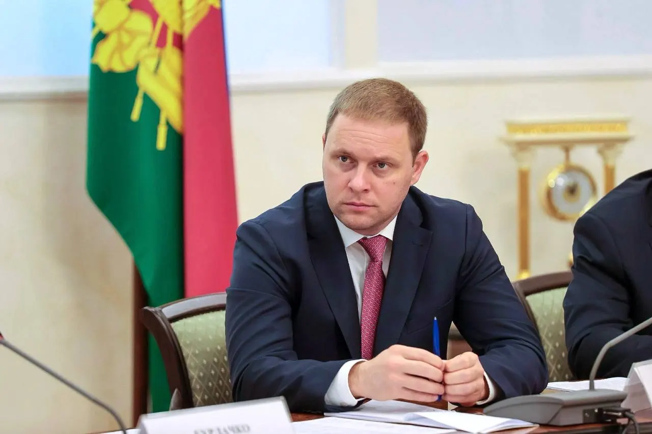 Швец, более десяти лет работавший в органах государственной и муниципальной власти и в течение пяти лет возглавлявший Анапу, стал руководителем госкорпорации, отвечающей за развитие туриндустрии.