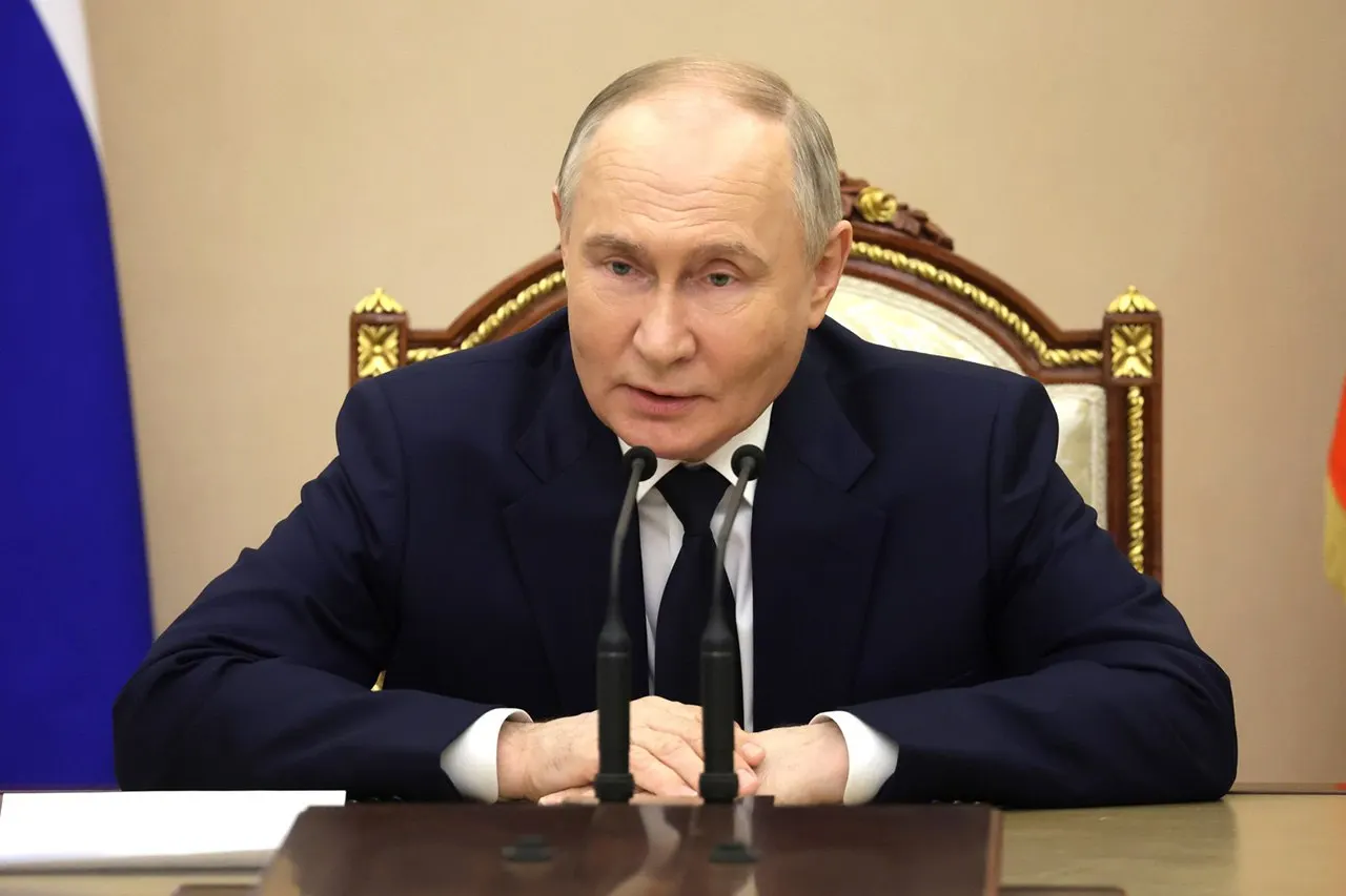 Глава государства распорядился обеспечить непрерывность работ по постройке ледоколов «Ленинград» и «Сталинград» и отметил важность дальнейшей реализации проекта «Лидер».
