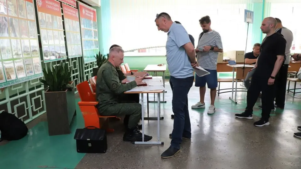 Минобороны Беларуси объявило о мобилизационных учениях с участием военкоматов и запасников в Гродненской области; источники сообщают об усилении давления со стороны России с требованием участия в эскалации конфликта.