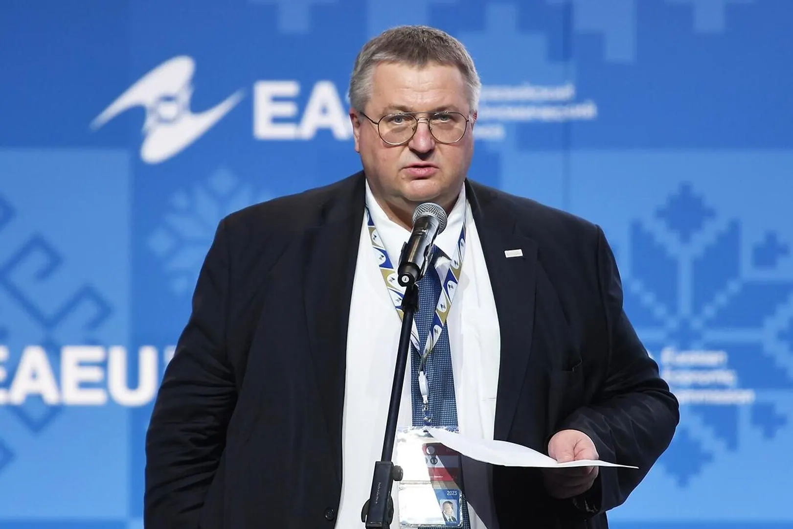 Вице‑премьер Алексей Оверчук сообщил, что страны ЕАЭС до декабря изучат варианты приостановки действия договора в отношении Армении. Решения могут зависеть от итогов армянских выборов на фоне её сближения с ЕС.