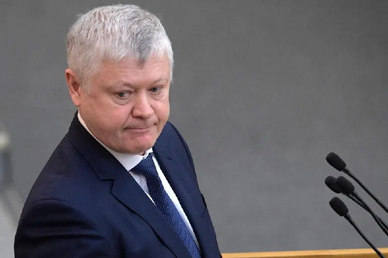 Председатель комитета по безопасности сообщил, что из России вывезли свыше 360 зарубежных структур, более 60 — по материалам его комиссии. Он также отчитался о принятых 46 законах «о защите суверенитета».