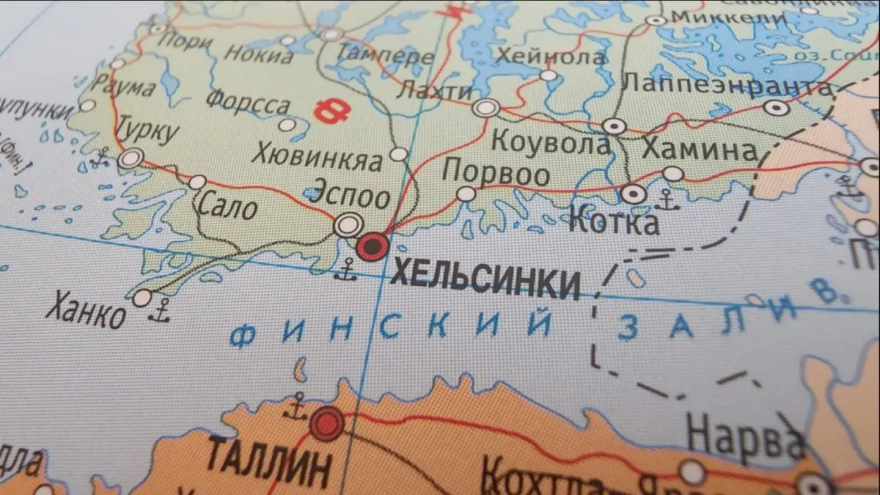 С 1 июля Россия увеличила таможенные пошлины на железнодорожные перевозки в Финляндию в восемь раз. Это делает поставки экономически невыгодными и может привести к остановке импорта удобрений уже в ближайшие недели.