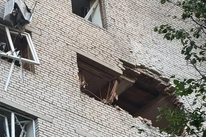 Ночной удар беспилотников в поселке Пионерский городского округа Истра: один из дронов упал, начались пожары в нескольких частных домах, по данным губернатора — три погибших и пять пострадавших.