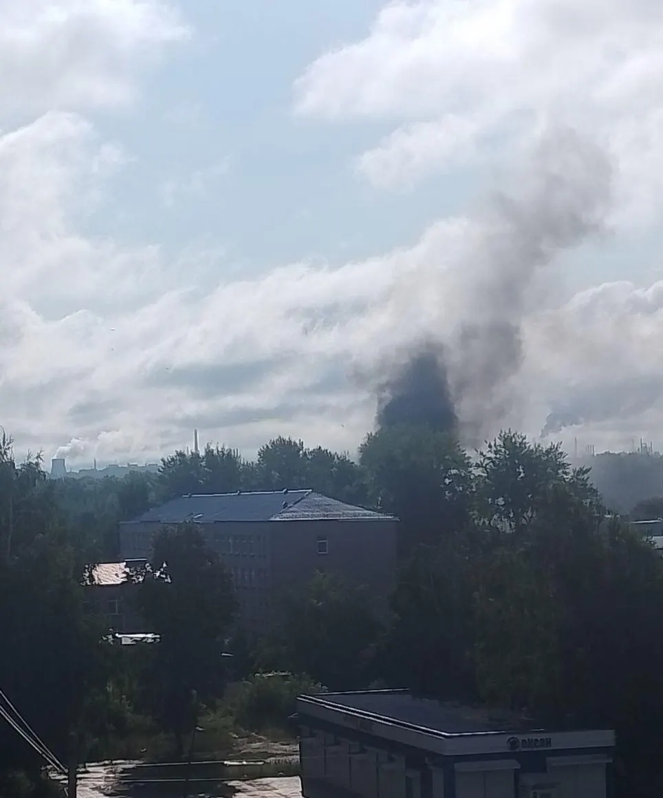 Серия атак беспилотников зафиксирована сразу в нескольких регионах: Белгородская область и другие регионы столкнулись с массированными ударами, жители и инфраструктура пострадали.