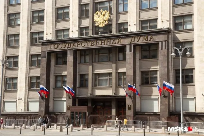 Публикация о доходах губернатора Ильи Середюка и его жилье попала в центр обсуждений перед выборами в Госдуму.