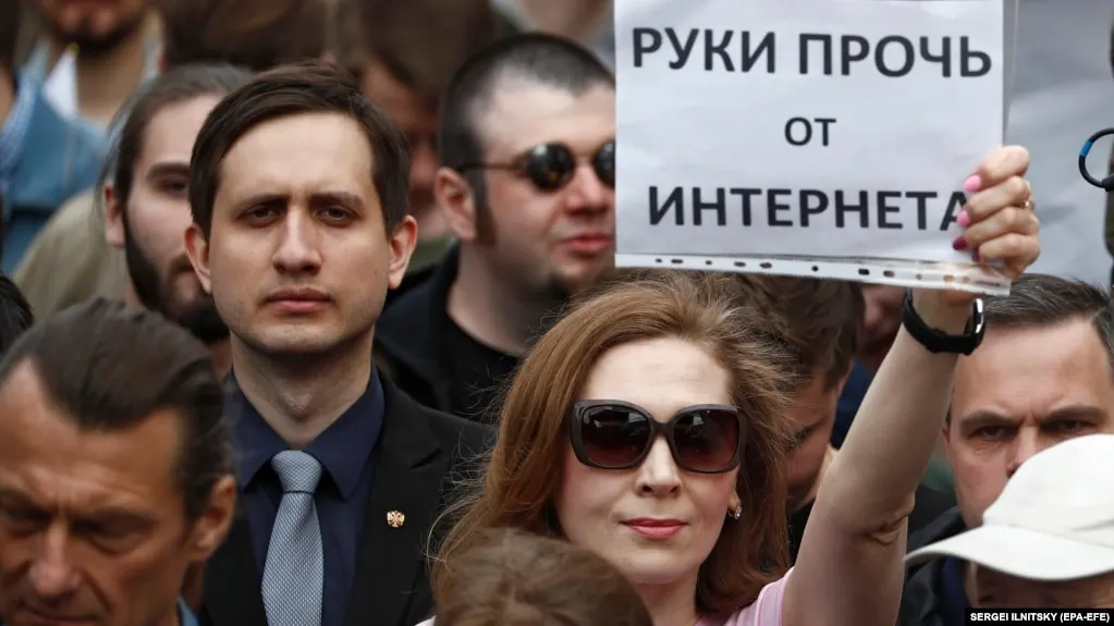Распространённая блокировка VPN-сервисов и ограничение доступа к адресам обхода блокировок вызвали сбои у пользователей; эксперты предупреждают о возможном повторении ограничений.