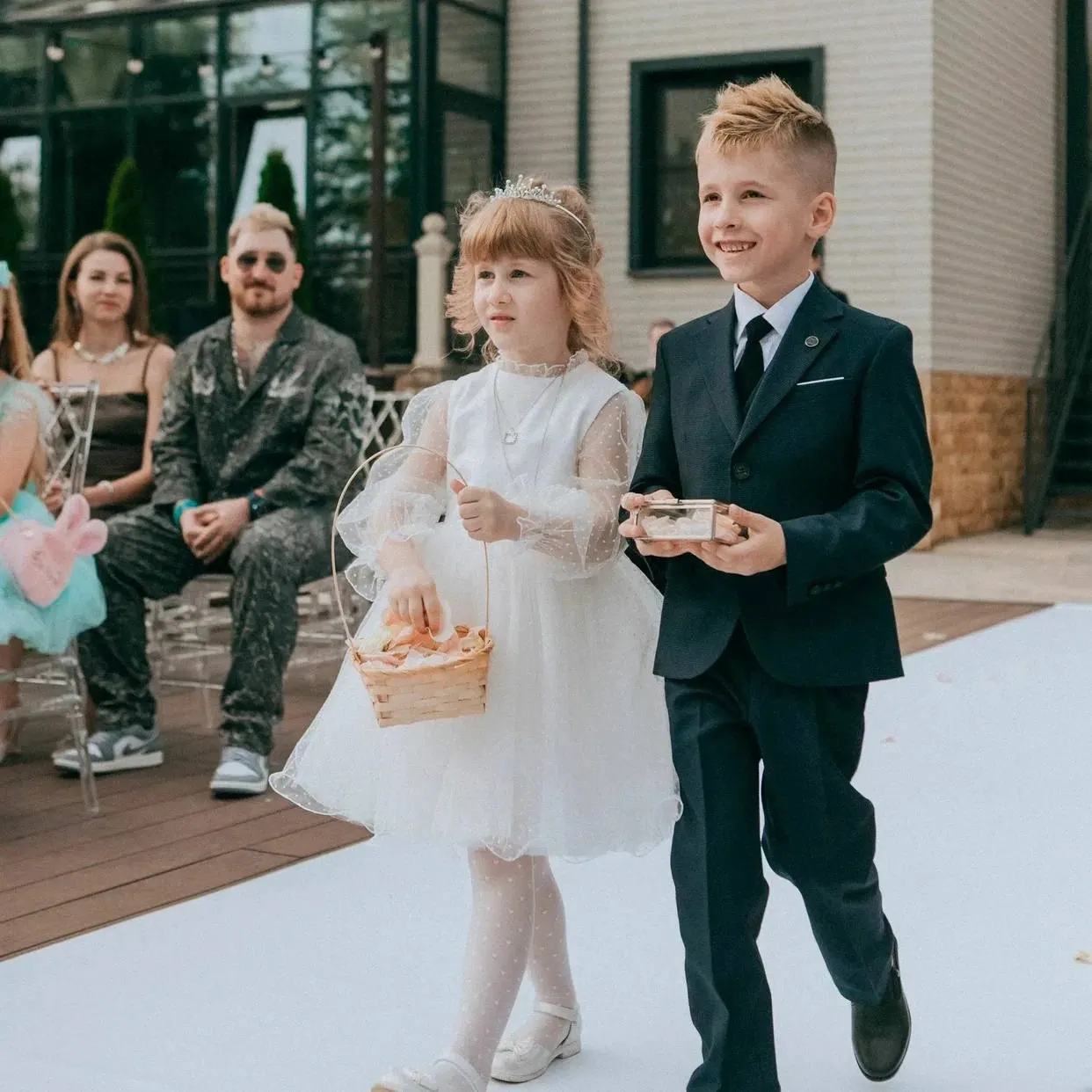 Инициатива предлагает закрепить на федеральном уровне уважительные причины регистрации браков несовершеннолетних, пока подходы варьируются по регионам.