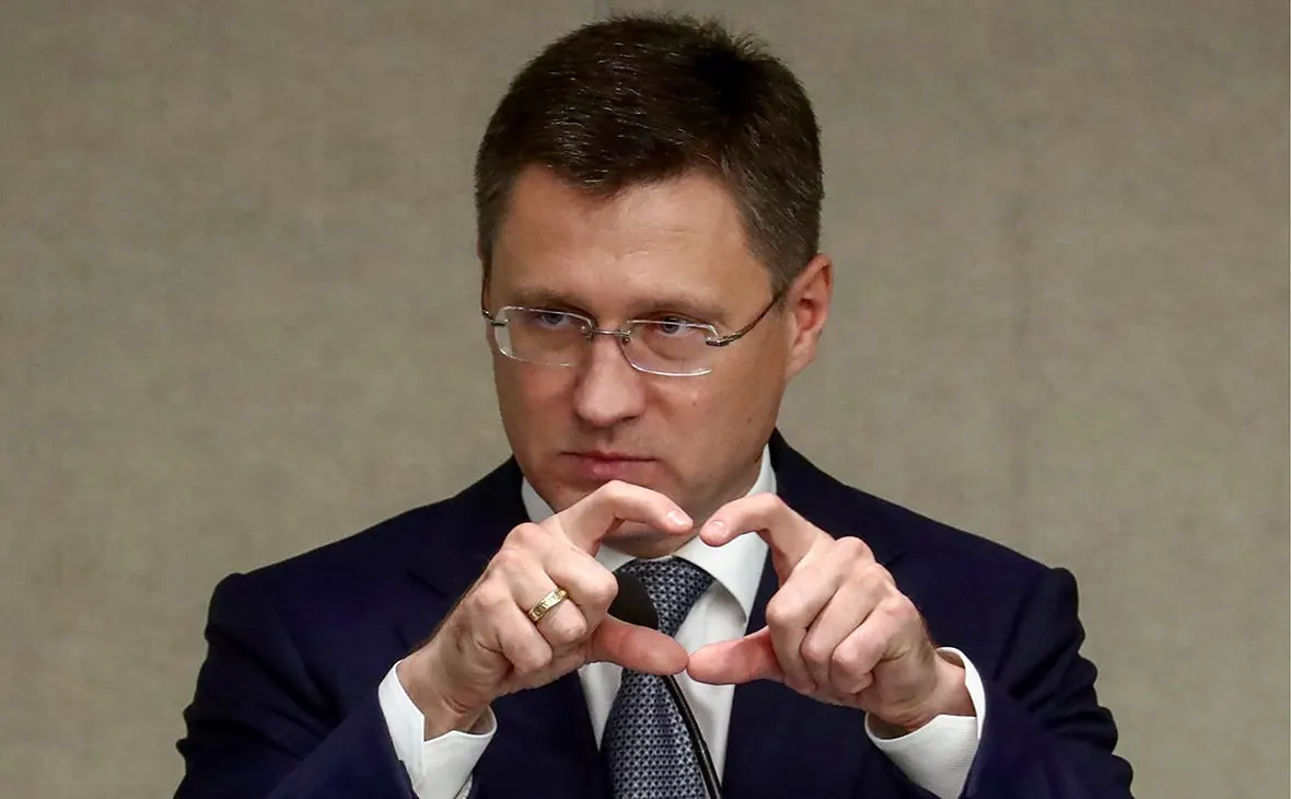 После паузы беспилотники снова атаковали три НПЗ и газохимический комплекс; власти решили продлить до конца января запрет на экспорт дизельного топлива, запасы дизеля на зиму достаточны.