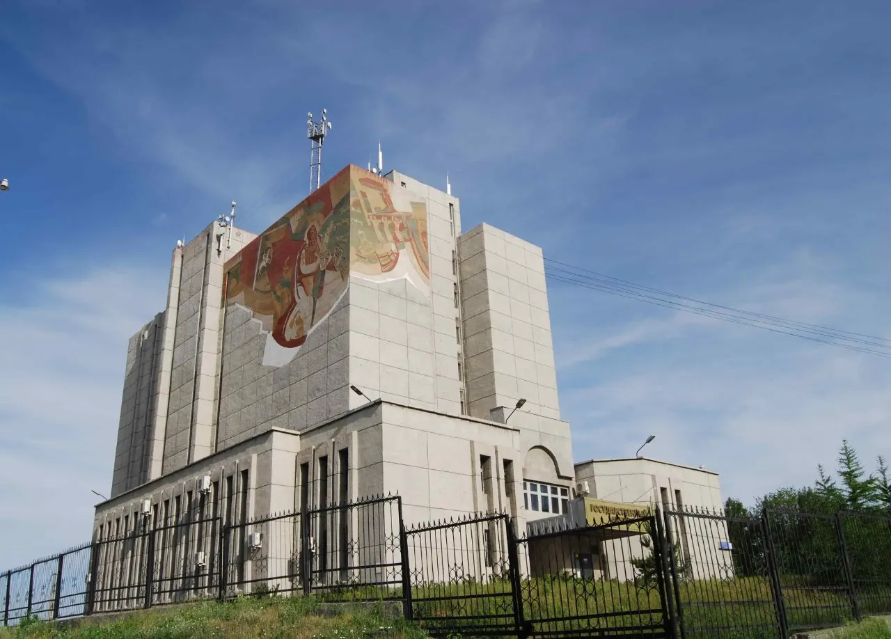 Изменения в правилах архивов ограничивают доступ к делам репрессированных, усложняя исследование советских репрессий.