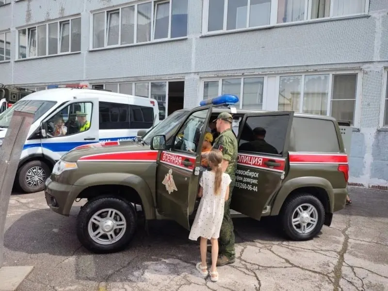 Минобороны предложило расширить полномочия военной полиции: опрос граждан, проверку документов, обследование объектов и розыск разыскиваемых, а также возможность работать в гражданской одежде по решению начальства.