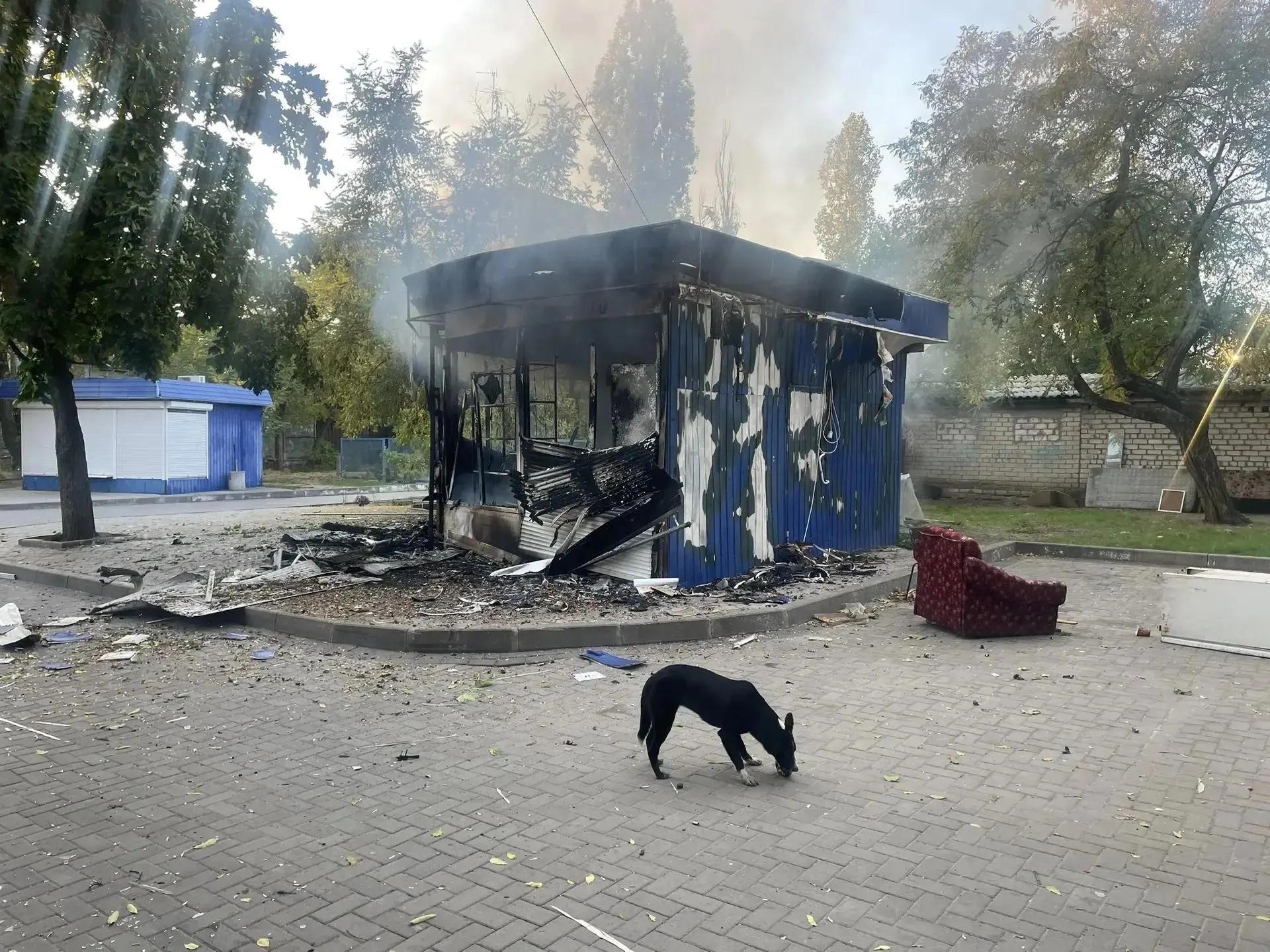 За ночь зафиксировано свыше 500 атак беспилотников по территории страны. В центральной части ситуация ухудшается; имеются погибшие и раненые, отмечаются пожары.